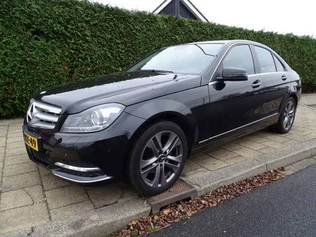 Mercedes-Benz C-Klasse 180 Amb. Avantgarde 2013