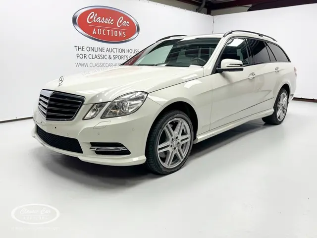 Mercedes-Benz E-Klasse Estate E500 Avantgarde AMG Styling - 91512 Km - Online Auction 2010