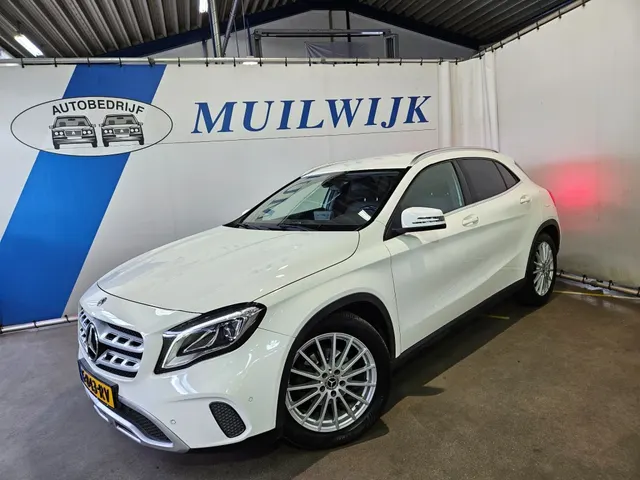Mercedes-Benz GLA-Klasse Gla Klasse 180 Sport Edition Premium Plus 2018