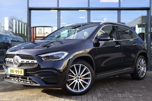 Mercedes-Benz GLA-Klasse 250 E AMG Line 2022