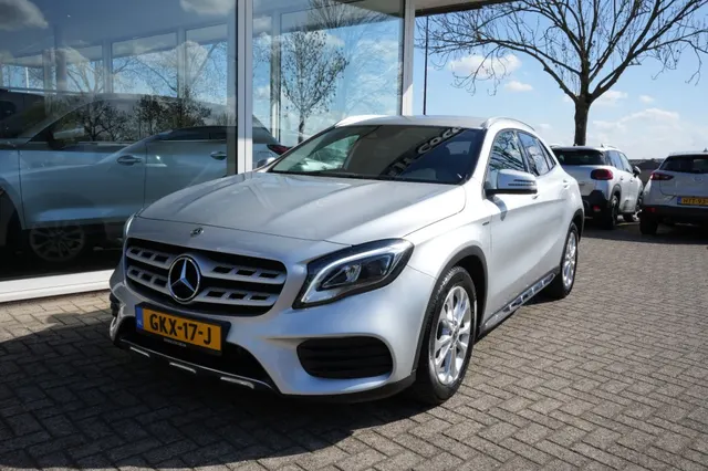 Mercedes-Benz GLA-Klasse 180 Sport Edition- Leer 2019