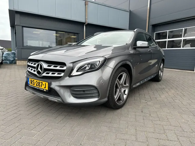 Mercedes-Benz GLA-Klasse Gla 180 Premium AMG-Line 2018