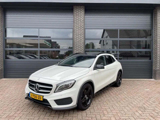 Mercedes-Benz GLA-Klasse 250 4MATIC AMG Edition 1 2013