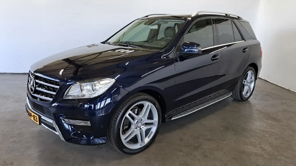 Mercedes-Benz M-Klasse 350 Blue Tec V6 AMG 4 Matic 2013