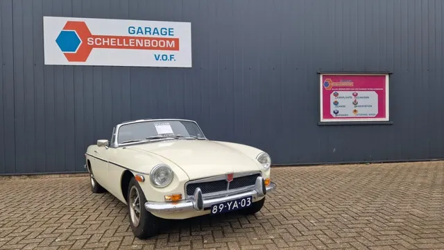 MG B 1.8 GT 1974
