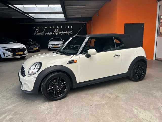 MINI Cabrio 1.6 Cooper 2012