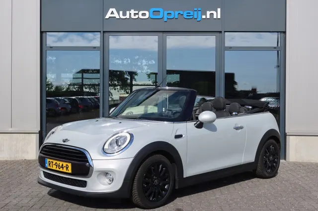 MINI Cooper 1.5 Cooper Cabrio Serious Business 2018
