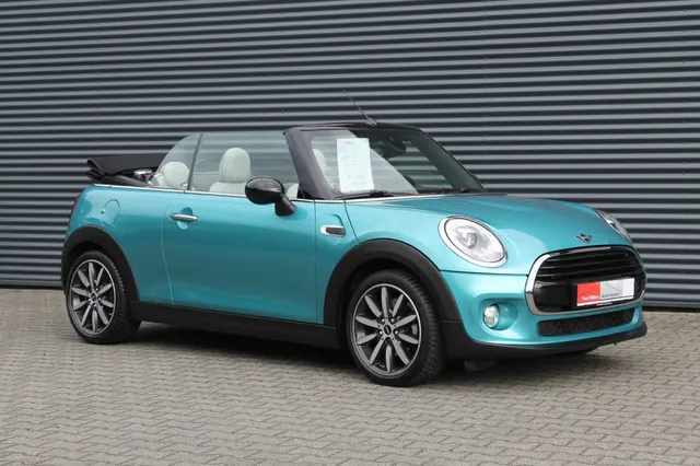 MINI Cooper Cabrio 1.5 Cooper Serious Business Uitv 2016