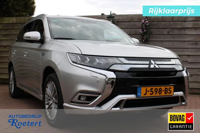 Mitsubishi Outlander 2.4 PHEV 224pk Intense+ 4WD automaat Ecc 2020