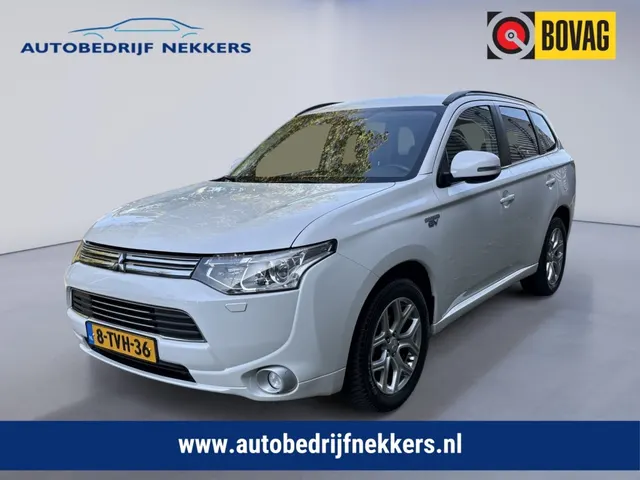 Mitsubishi Outlander 2.0 PHEV Exec. Ed. Soh 76% 2014