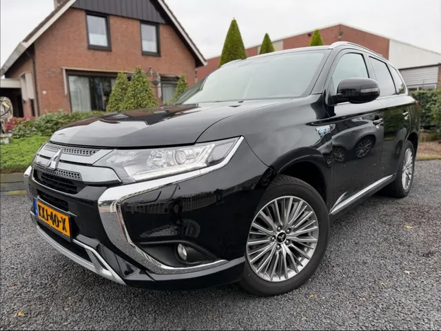 Mitsubishi Outlander 2.4 PHEV Pure+ 4WD Dealeronderhouden slechts 38DKM 2021