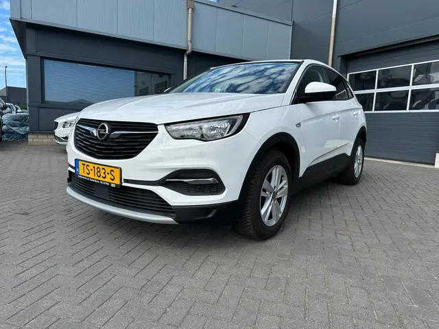 Opel Grandland X 1.2 Turbo Business Executive 2018