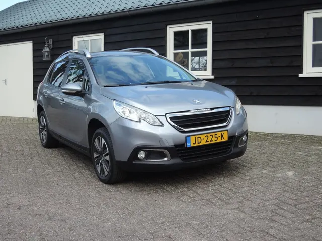 Peugeot 2008 1.2 Puret. Blue Lion 2016