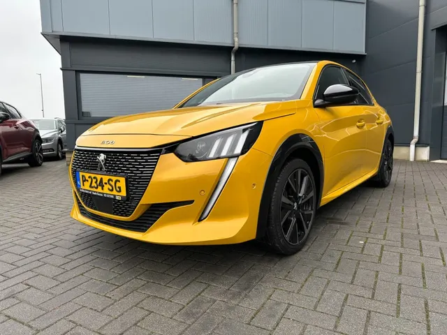 Peugeot 208 1.2 PureTech GT-Pack 2022