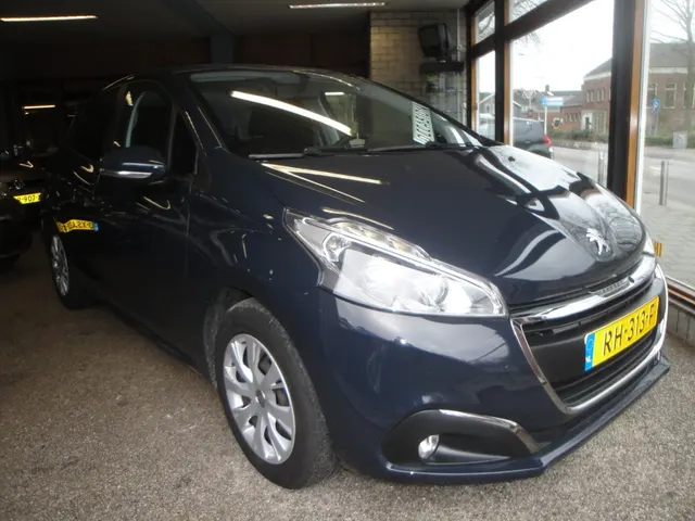 Peugeot 208 1.2 P-Tech (1eEig.) Blue Lion 5-Drs. met 2017