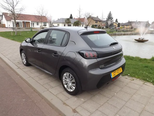Peugeot 208 1.2 Puretech Like 2021