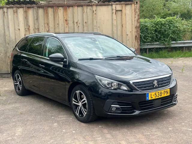 Peugeot 308 1.2 Puret.Blue L. Al Automaat 2021