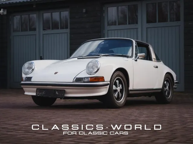 Porsche 911 2.2S Targa Matching numbers 1970