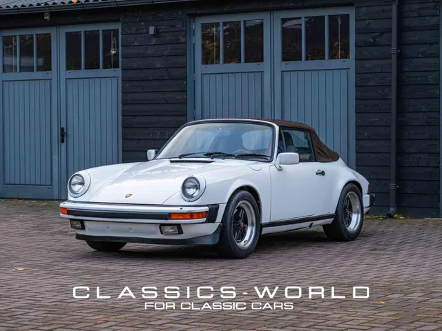 Porsche 911 3.2 Carrera cabrio 1985
