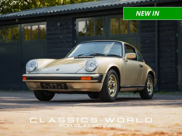 Porsche 911 Signature Edition - 2.7 Coupe - Platinum diamond Metallic 1976