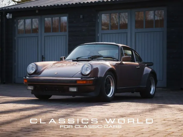 Porsche 930 3.0 Turbo - Kupferbraun Metallic 1977