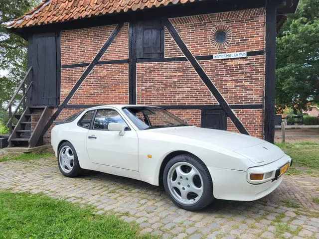 Porsche 944 8 x Porsche 944 op voorraad 1982