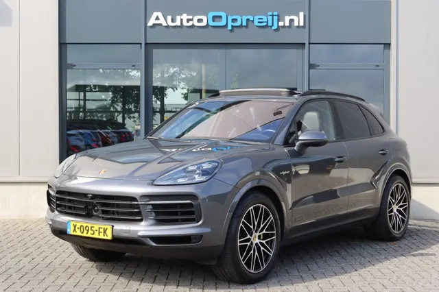 Porsche Cayenne 3.0 E-Hybrid Platinum Edition Chrono 2021