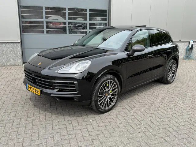 Porsche Cayenne 3.0 E-Hybrid Platinum Edtion 2023