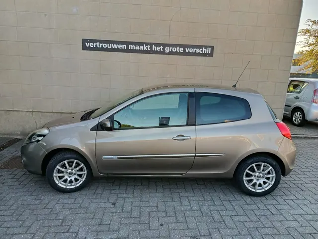 Renault Clio 1.2 Authentique 2012