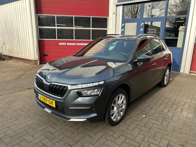 Škoda Kamiq 1.0 TSI Sport Business. Geen bijkomende kosten! Nederlandse auto 2020