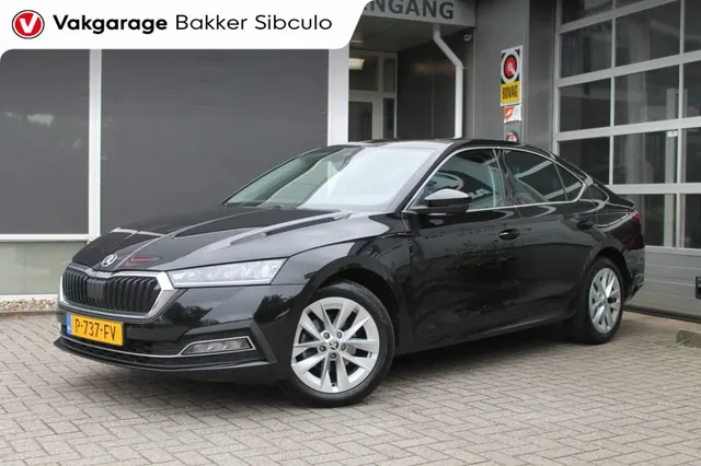 Škoda Octavia 1.0 TSI Business Edition 2022