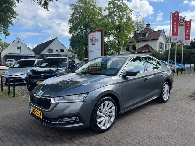 Škoda Octavia 1.4 TSI Iv PHEV Business Edition 2025