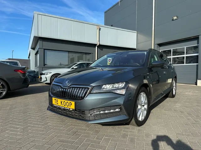 Škoda Superb Combi 1.4TSi-iV Business PHEV 2021