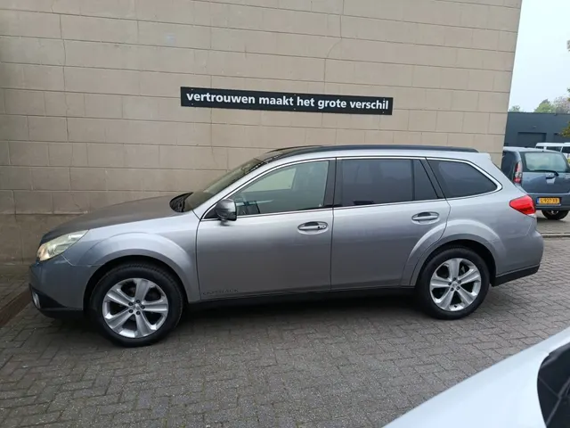 Subaru Legacy 2.5I Sport Executive Automaat! 2010