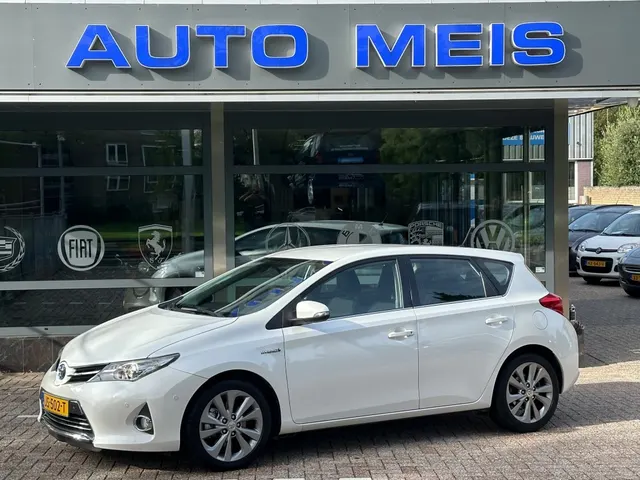 Toyota Auris 1.8 Hybrid Executive Automaat 2013