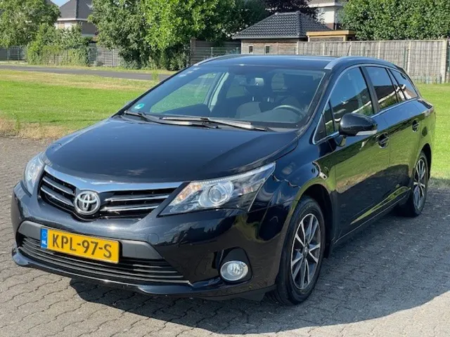 Toyota Avensis 1.8 VVT-I Business 2014
