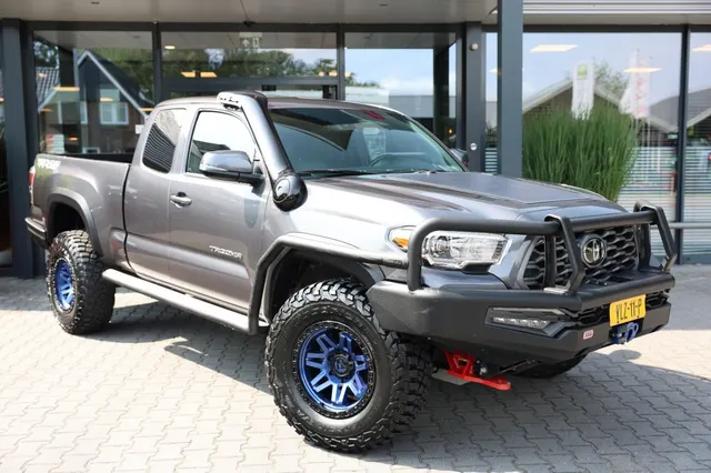Toyota Hilux Tacoma 3.5 V6 Trd 4WD Van 2022
