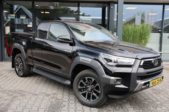 Toyota Hilux 2.8 D-4D X-Tra Cab Invincible A 2021