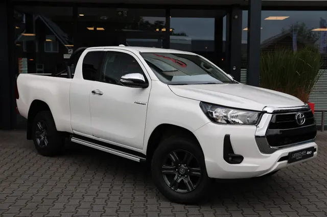 Toyota Hilux 2.4 D-4D X-Tra Cab Challenger A 2023