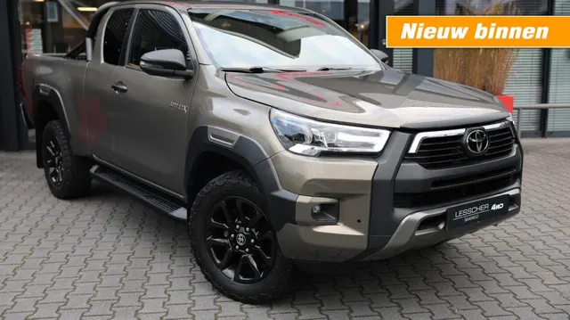 Toyota Hilux 2.8 D-4D X-Tra Cab Invincible 4WD Van 2022