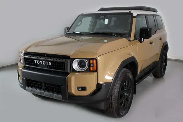 Toyota Landcruiser Premium 2.4 Petrol 2025