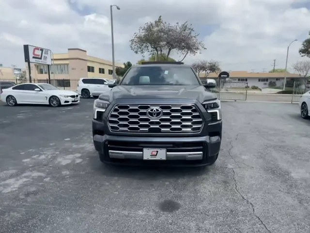Toyota Sequoia Capstone 4WD 3 2023