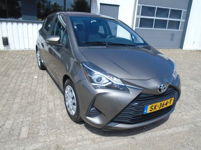 Toyota Yaris 1.0 VVT-I Bus. Plus 2018