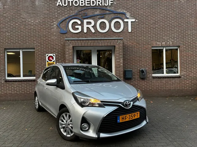 Toyota Yaris 1.3 VVT-I Lounge 2014