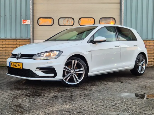 Volkswagen Golf 1.0 TSI Business R Line 2018