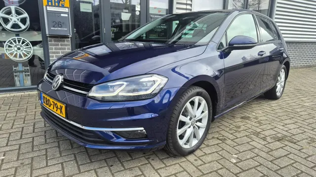 Volkswagen Golf 1.5TSI Highline Business R Standkachel 2017