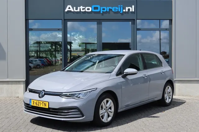 Volkswagen Golf 1.0 eTSI Life Automaat 110pk 2024