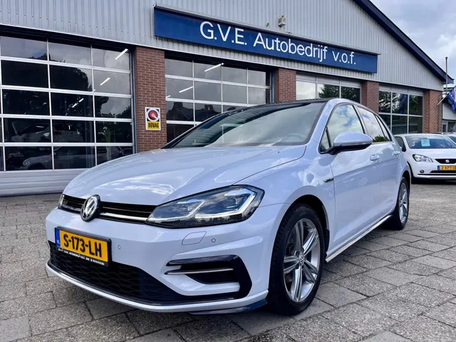 Volkswagen Golf 1.4 TSI Hl Bns R Automaat 2017