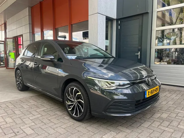 Volkswagen Golf 1.0 Etsi Life 2024
