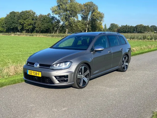 Volkswagen Golf 2.0 *R* 4 Motion Variant 2015